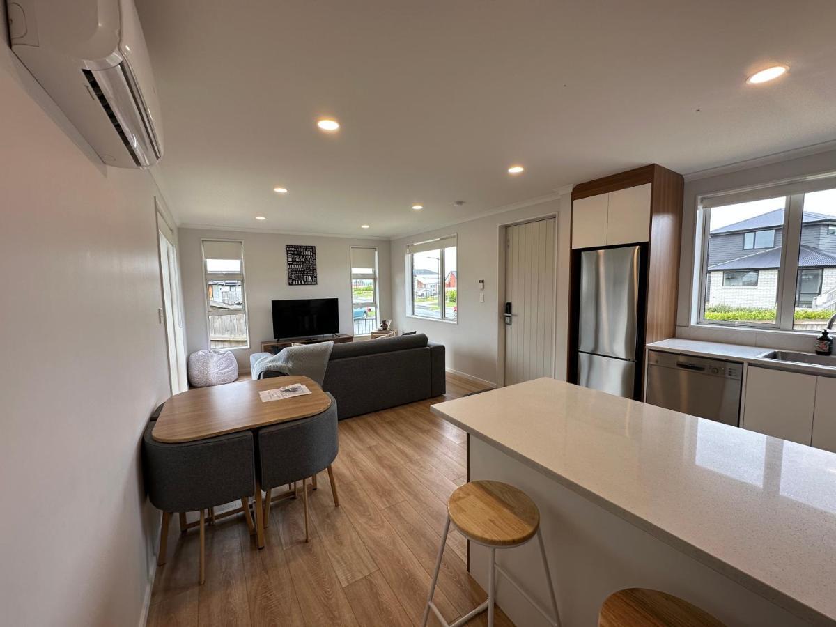 Cosy Self Contained 2 Bedroom Townhouse Hamilton Esterno foto